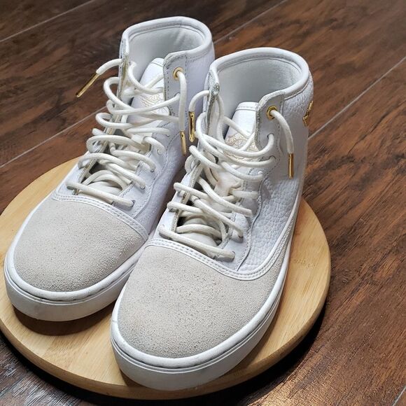 Air Jordan Jasmine suede Unisex kids size 5Y - Picture 1 of 9